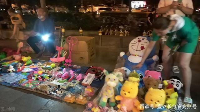 校園玩具地攤年入百萬 揭秘大學生創(chuàng)業(yè)背后的精細化運營之道